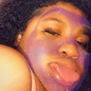 Meet your Posher, Daina